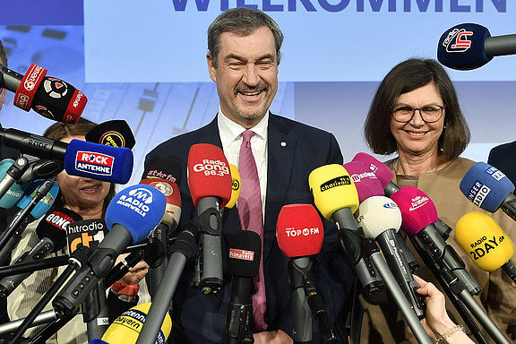 Ministerpräsident_Dr._Markus_Söder_Landtagspräsidentin_Ilse_Aigner__Privatradio_Tag101.JPG